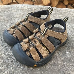 Keen | Newport Neo Premium Kids Sandals - Brown Faux Leather - Size 10C